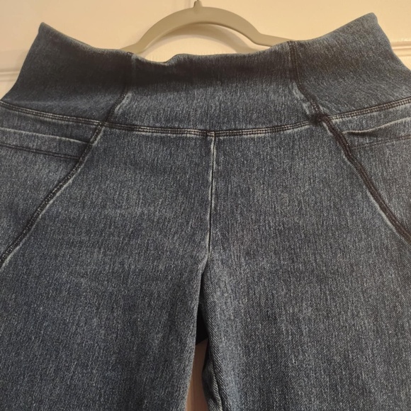 Women With Control Petite Prime Stretch Tummy Control Slim Leg Pant - Picture 2 of 3